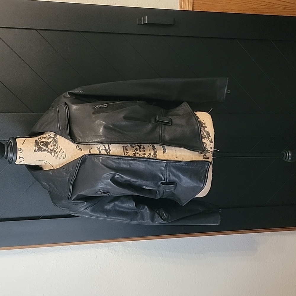 Black leather jacket M